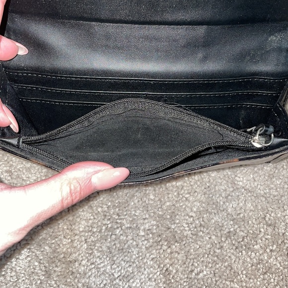 New York & Company wallet - Picture 3 of 3